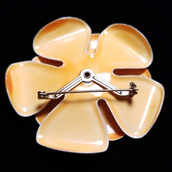 Vintage Enamel Flower Daisy Brooch Pin - Picture 11 of 14